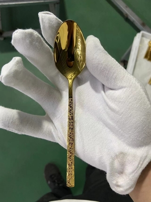多色高摩擦耐性プラスチックキャップ蒸発真空金属化機