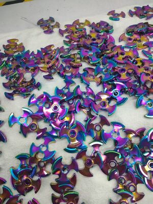 フルオート制御とハードウェアアクセサリーのためのステンレスステール・チェンジャーを持つ多色のPVDコーティング・マシン