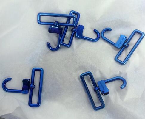 高効率の堆積とコンネクタとブックルの全自動制御システムを持つ均一コーティングPVDプラッティングマシン