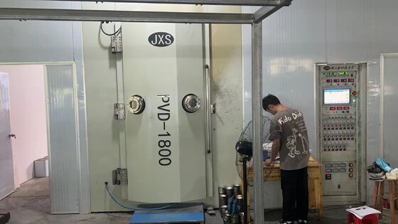 良い価格 DCマグネトロンスプッターシステム 高均一性全自動制御とカスタム製の真空室の真空コーティング機器 オンライン